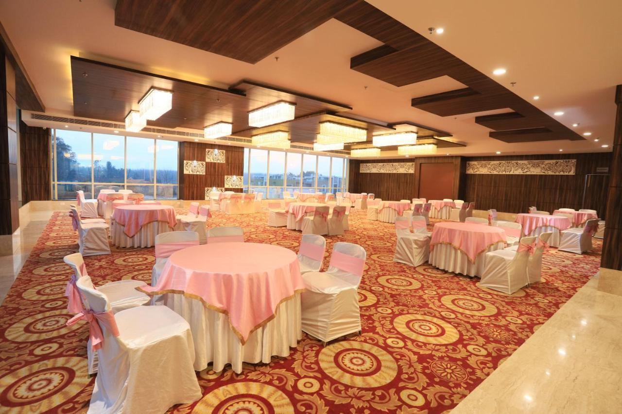 Aveo By Amatra, Gateway To Corbett Hotel Kashipur Bagian luar foto