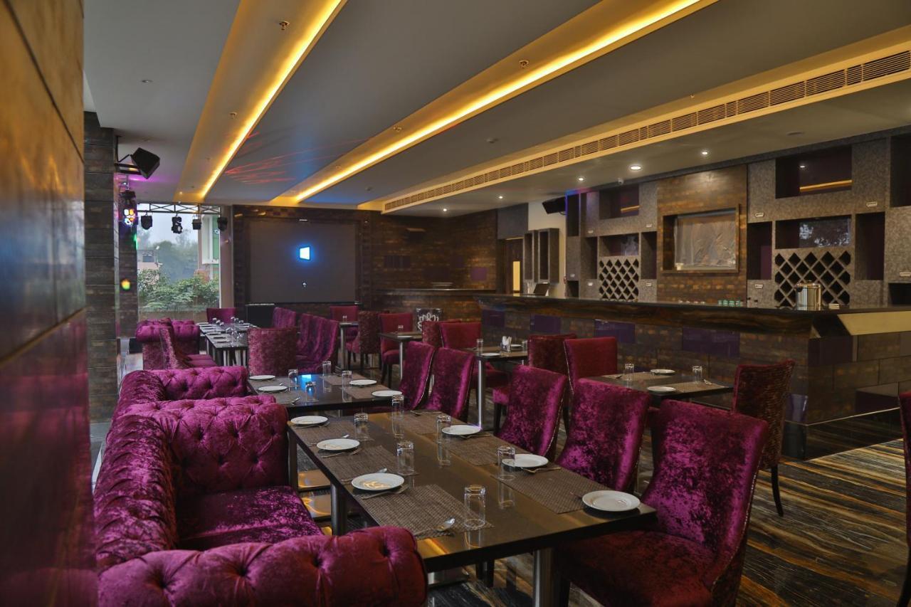 Aveo By Amatra, Gateway To Corbett Hotel Kashipur Bagian luar foto