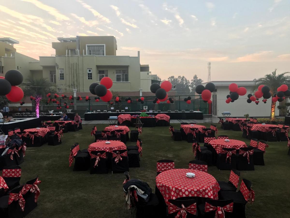 Aveo By Amatra, Gateway To Corbett Hotel Kashipur Bagian luar foto