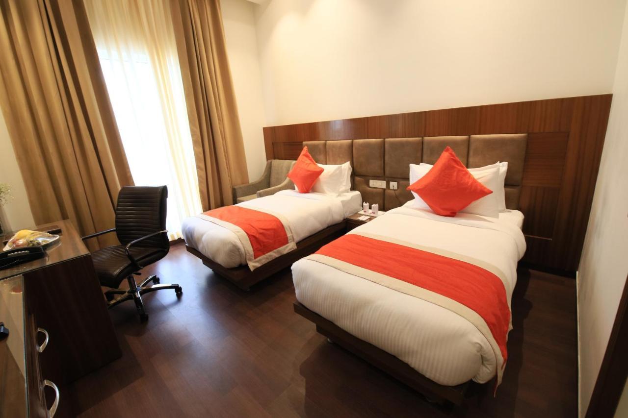 Aveo By Amatra, Gateway To Corbett Hotel Kashipur Bagian luar foto