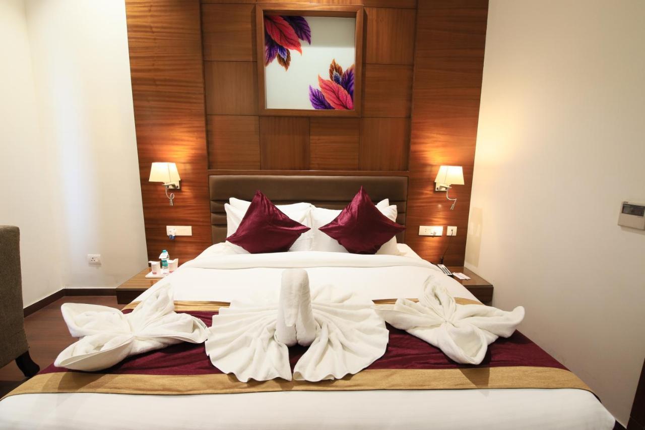 Aveo By Amatra, Gateway To Corbett Hotel Kashipur Bagian luar foto