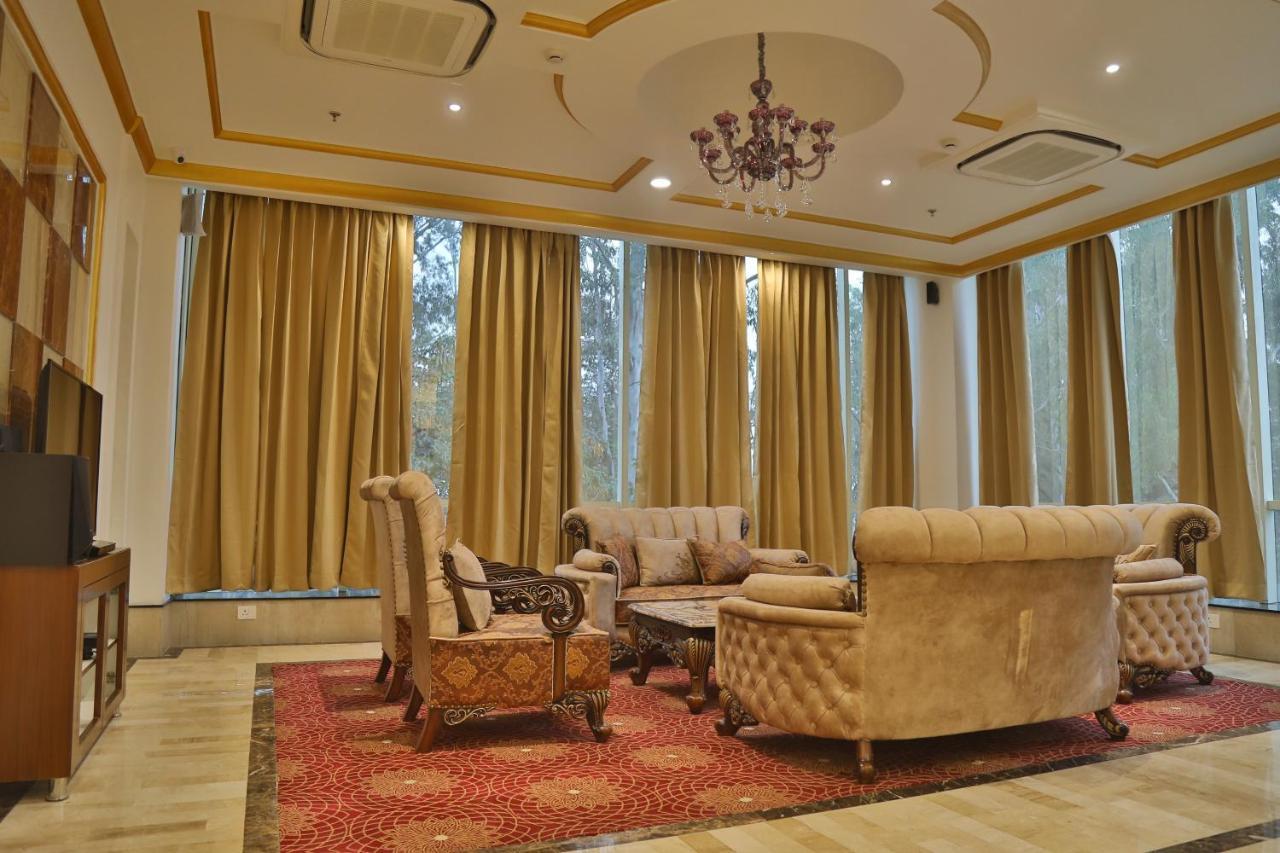 Aveo By Amatra, Gateway To Corbett Hotel Kashipur Bagian luar foto